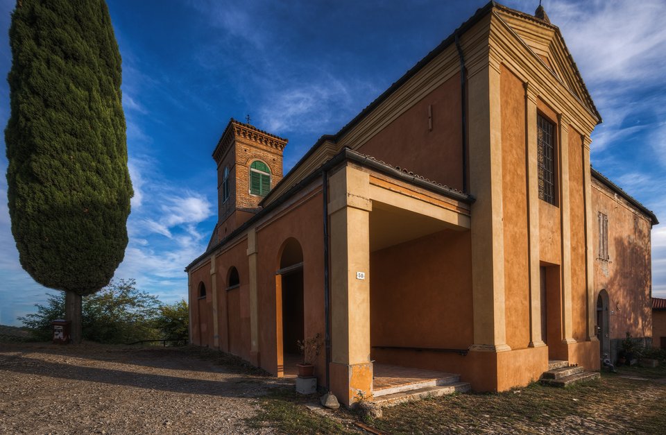 Chiesa di Amola
                                 Foto di: Comitato Turismo