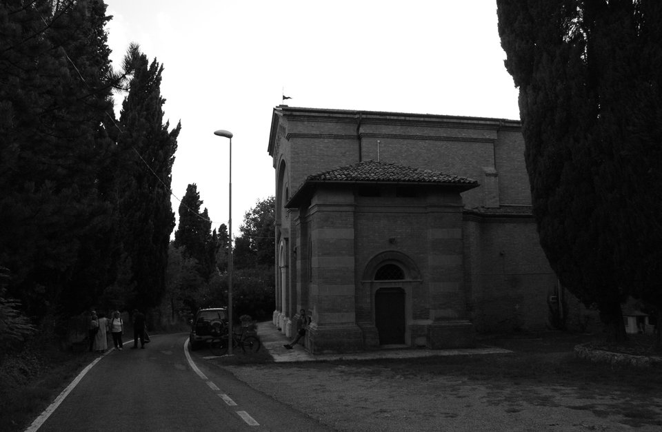 chiesa Monte san Pietro
                                 Foto di: Concorso fotografico