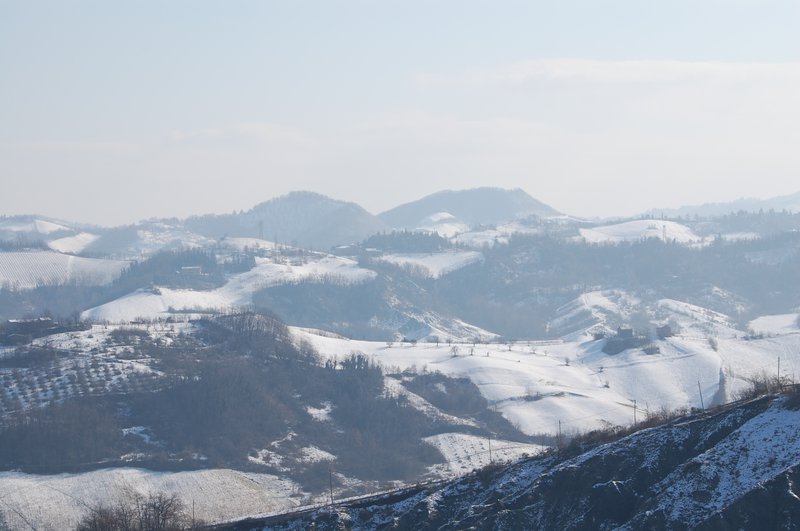 Panorama da Oliveto con neve